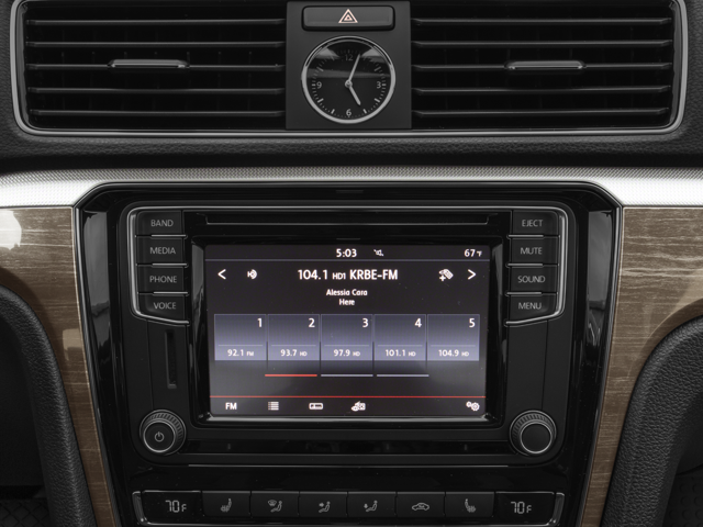 2017 Volkswagen Passat V6 SEL Premium