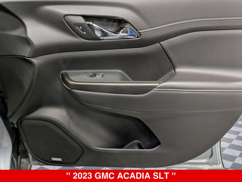 2023 GMC Acadia SLT