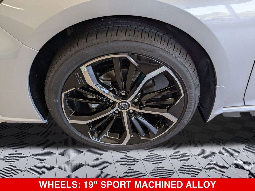 2025 Nissan Altima SR