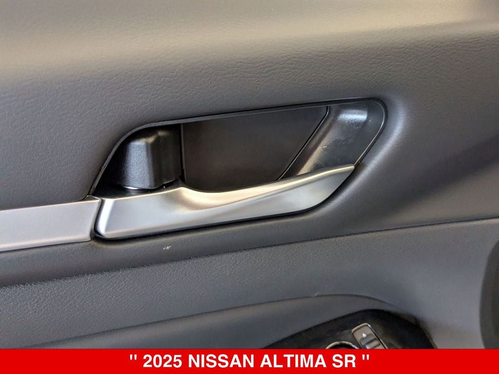 2025 Nissan Altima SR
