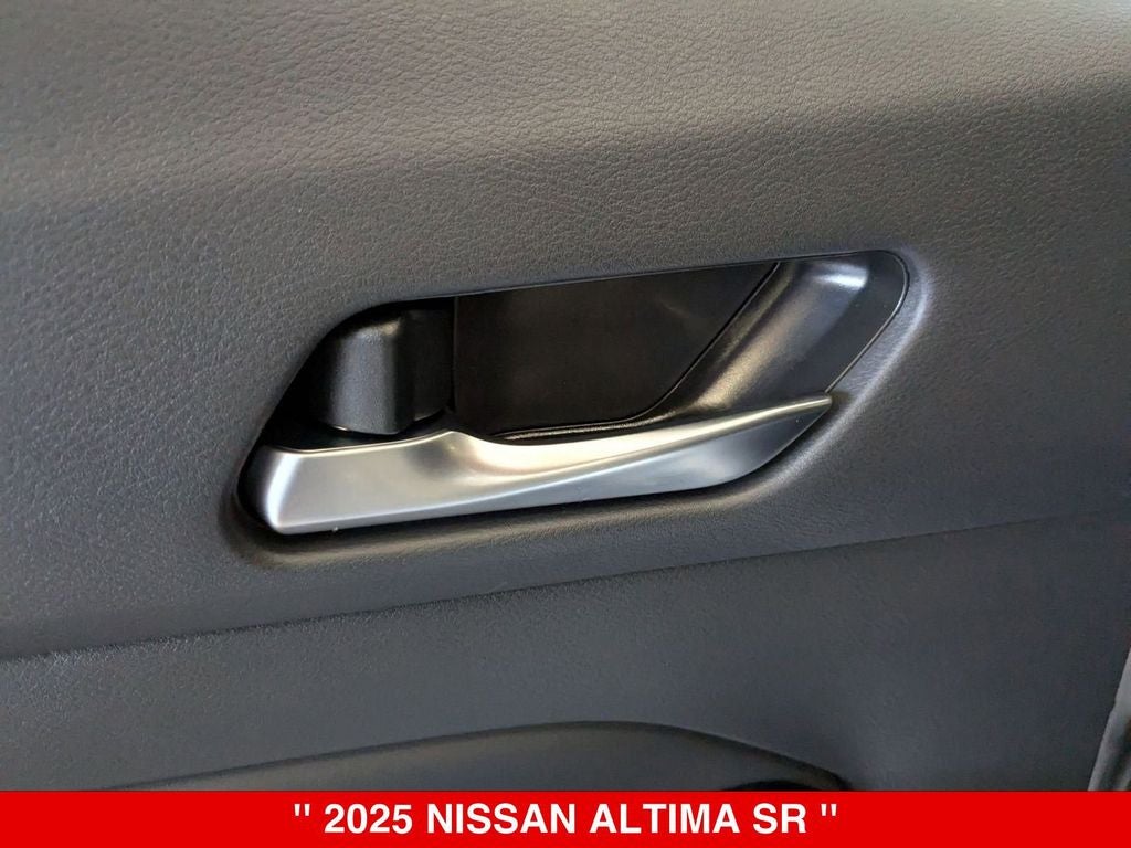 2025 Nissan Altima SR