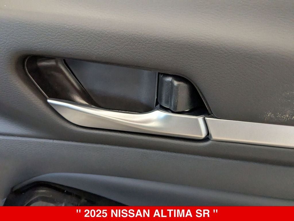 2025 Nissan Altima SR