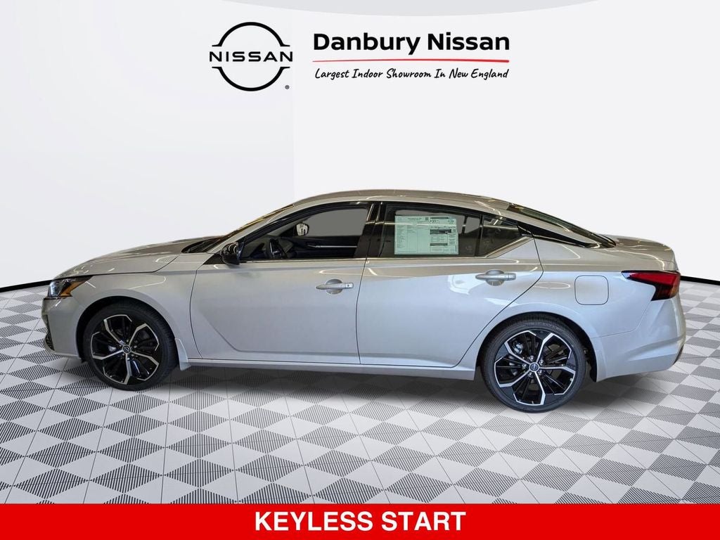 2025 Nissan Altima SR