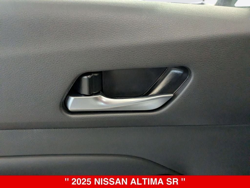 2025 Nissan Altima SR