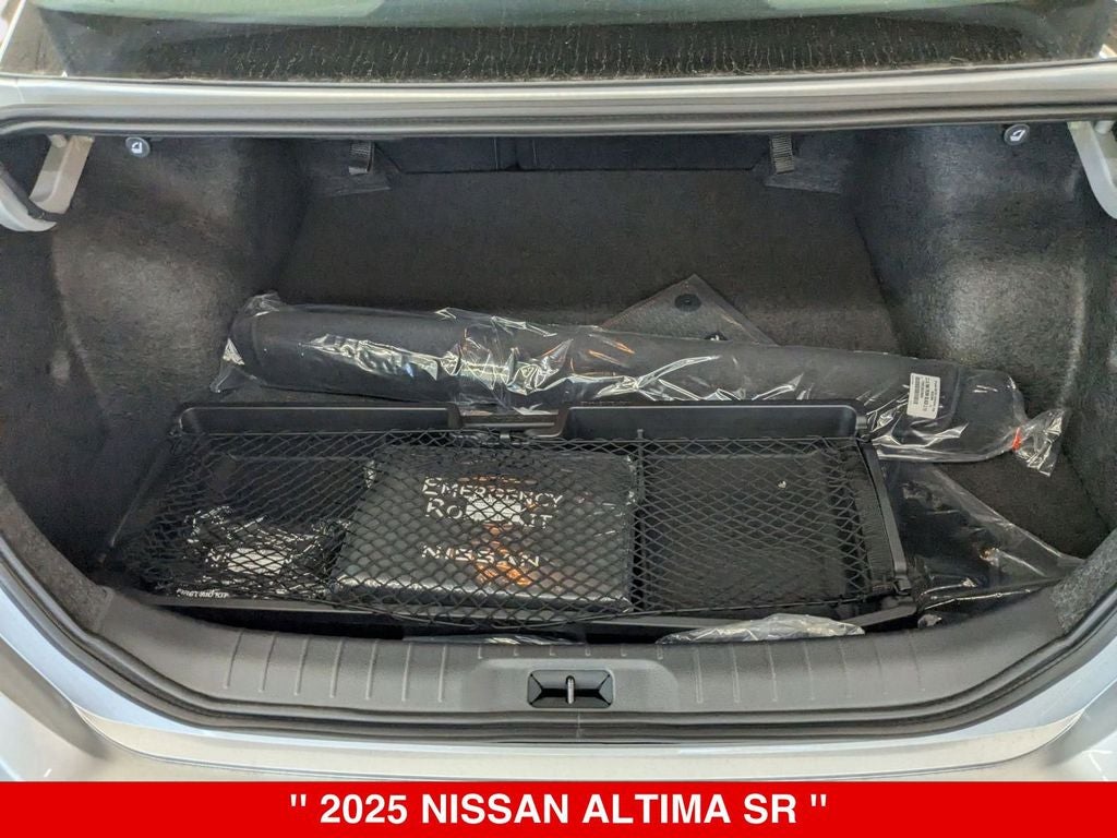 2025 Nissan Altima SR