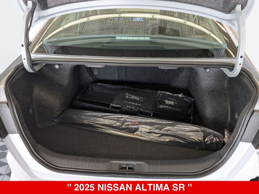 2025 Nissan Altima SR