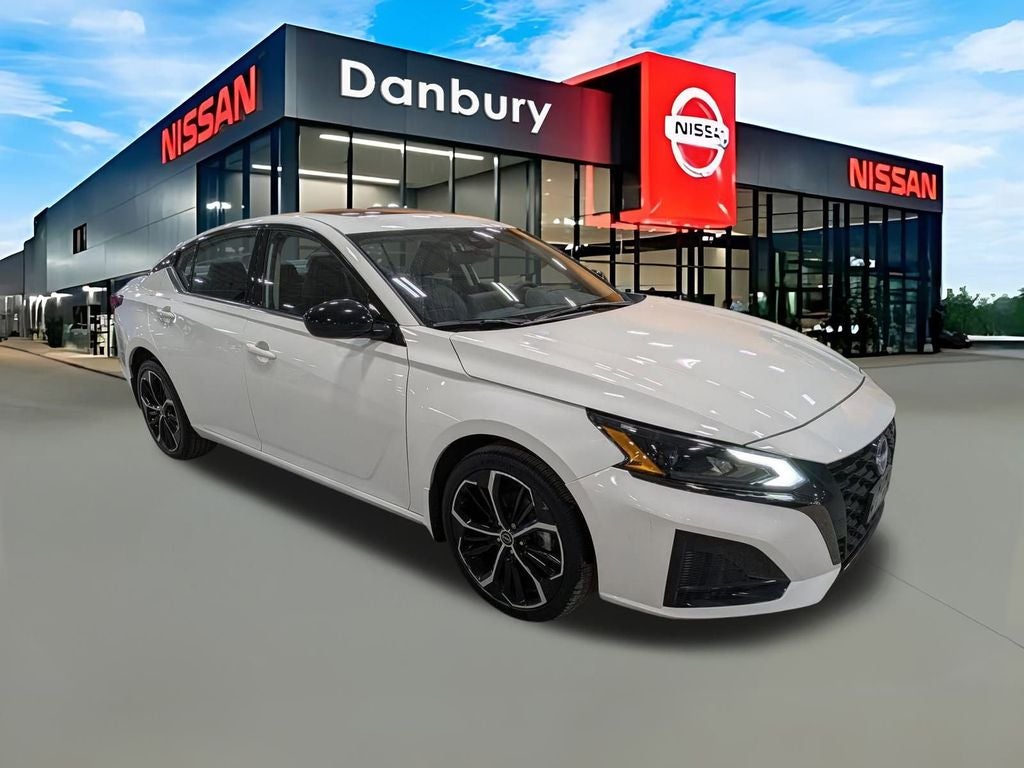 2023 Nissan Altima SR