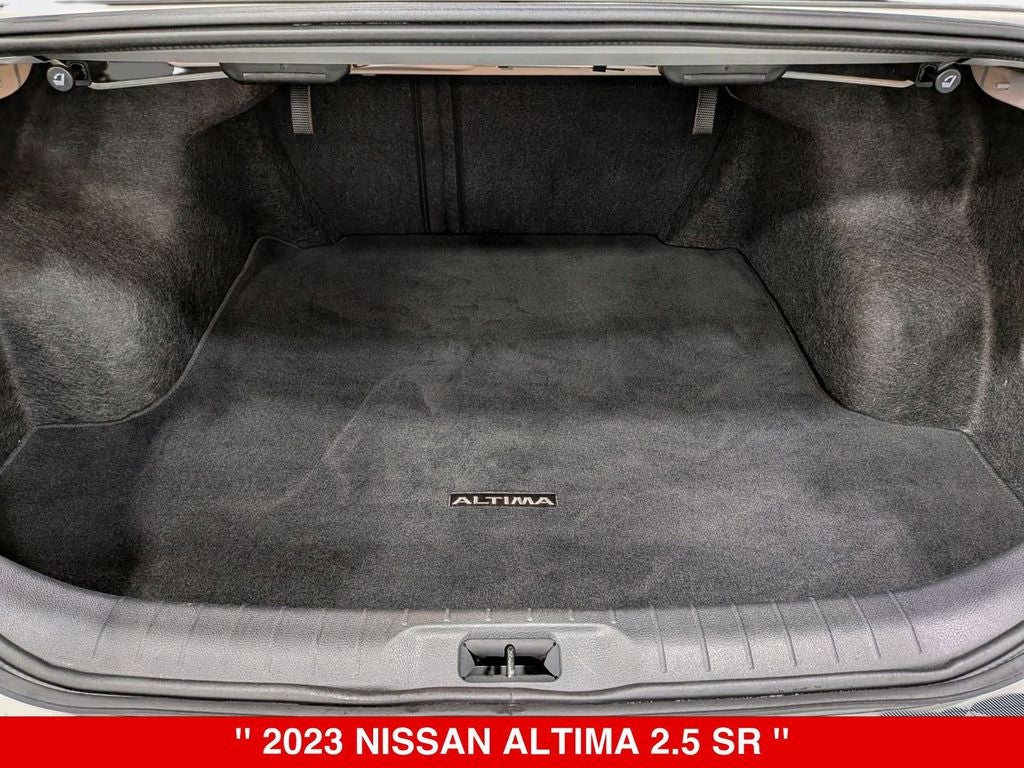 2023 Nissan Altima SR