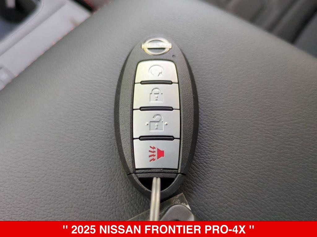 2025 Nissan Frontier Crew Cab PRO-4X®