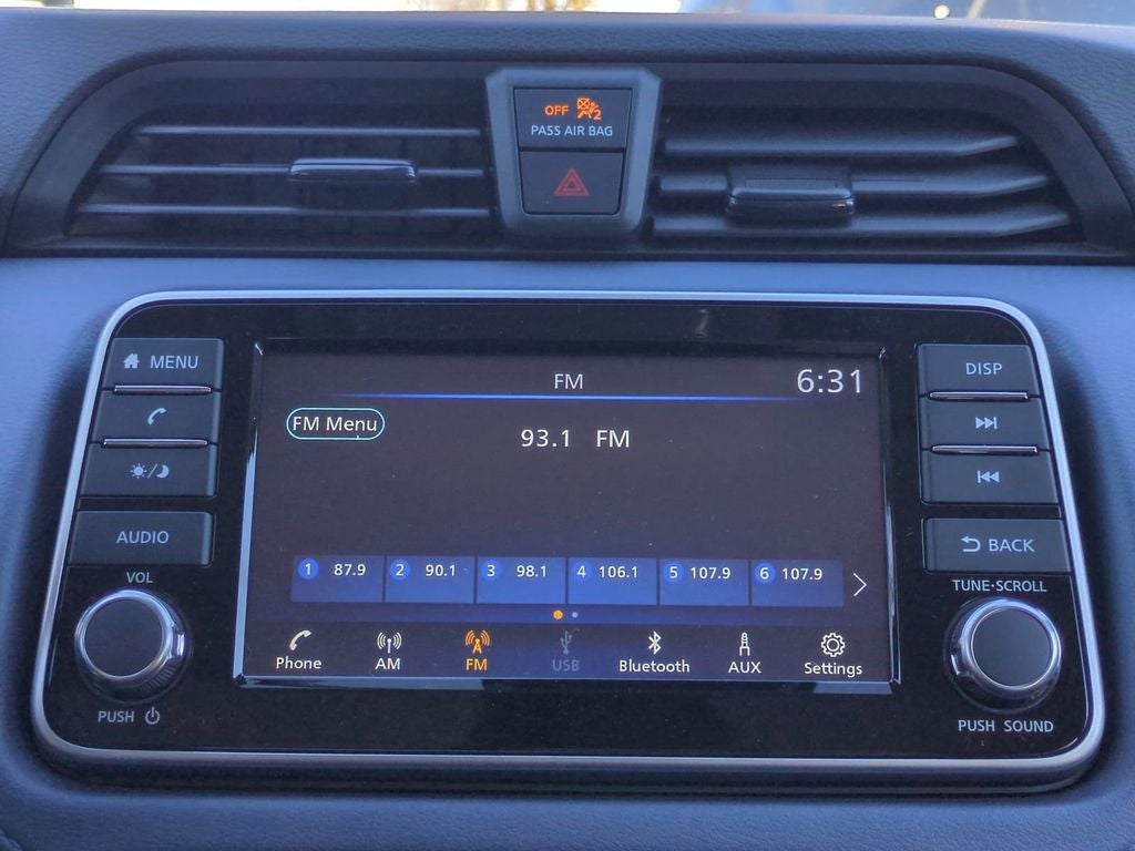 2025 Nissan Versa 1.6 SV