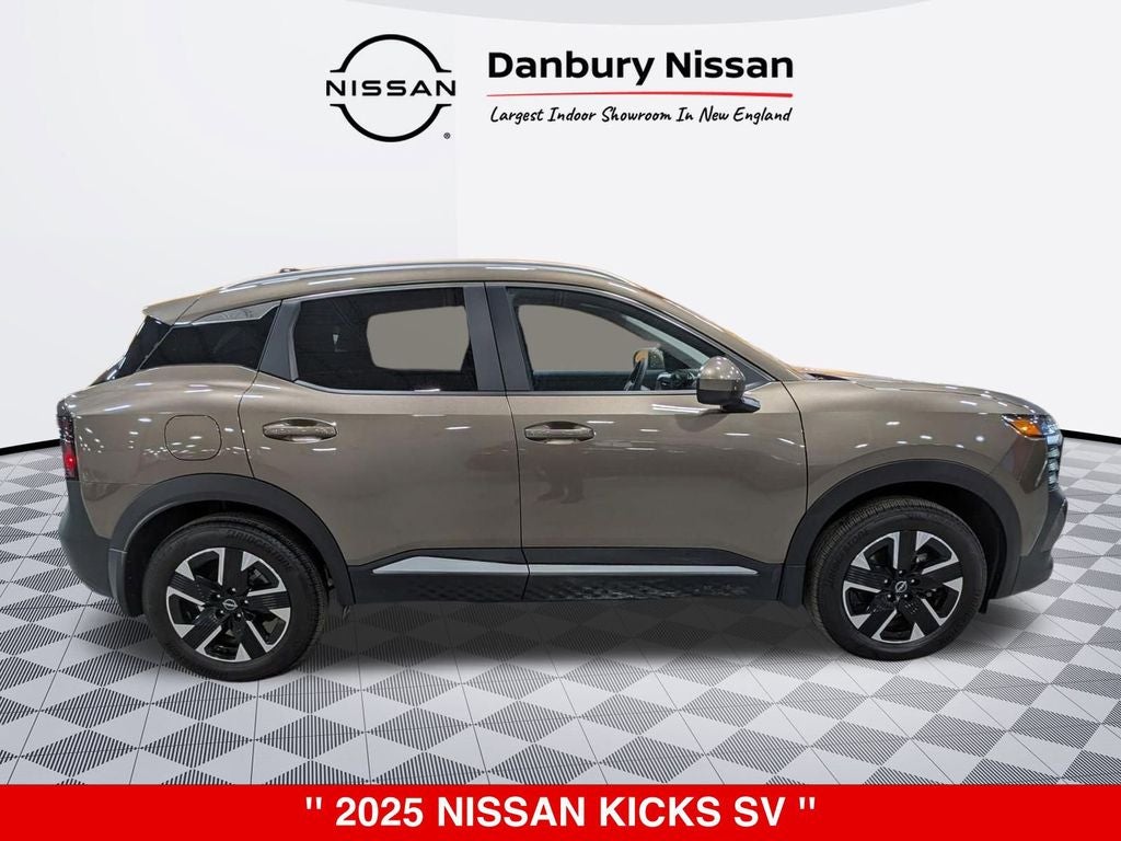 2025 Nissan Kicks SV