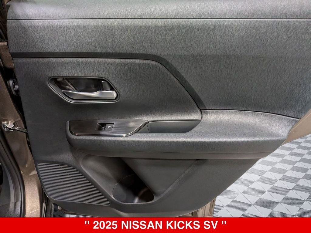 2025 Nissan Kicks SV