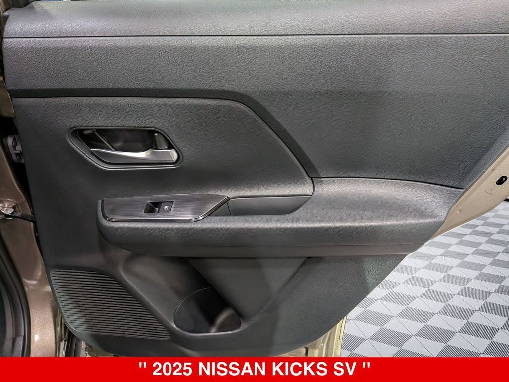2025 Nissan Kicks SV