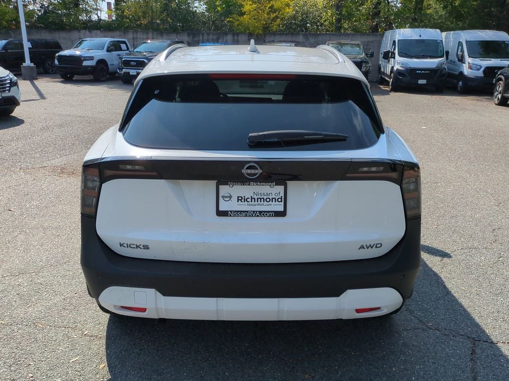 2025 Nissan Kicks SV