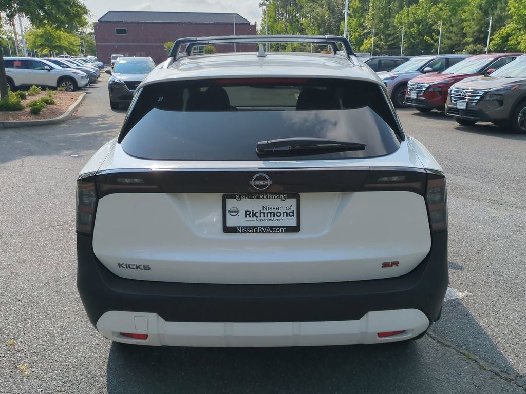 2025 Nissan Kicks SR