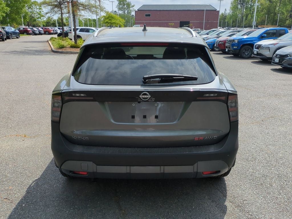 2025 Nissan Kicks SR