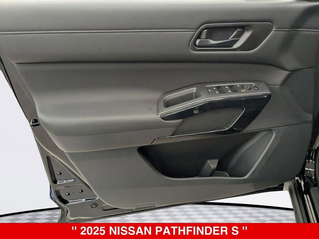 2025 Nissan Pathfinder S
