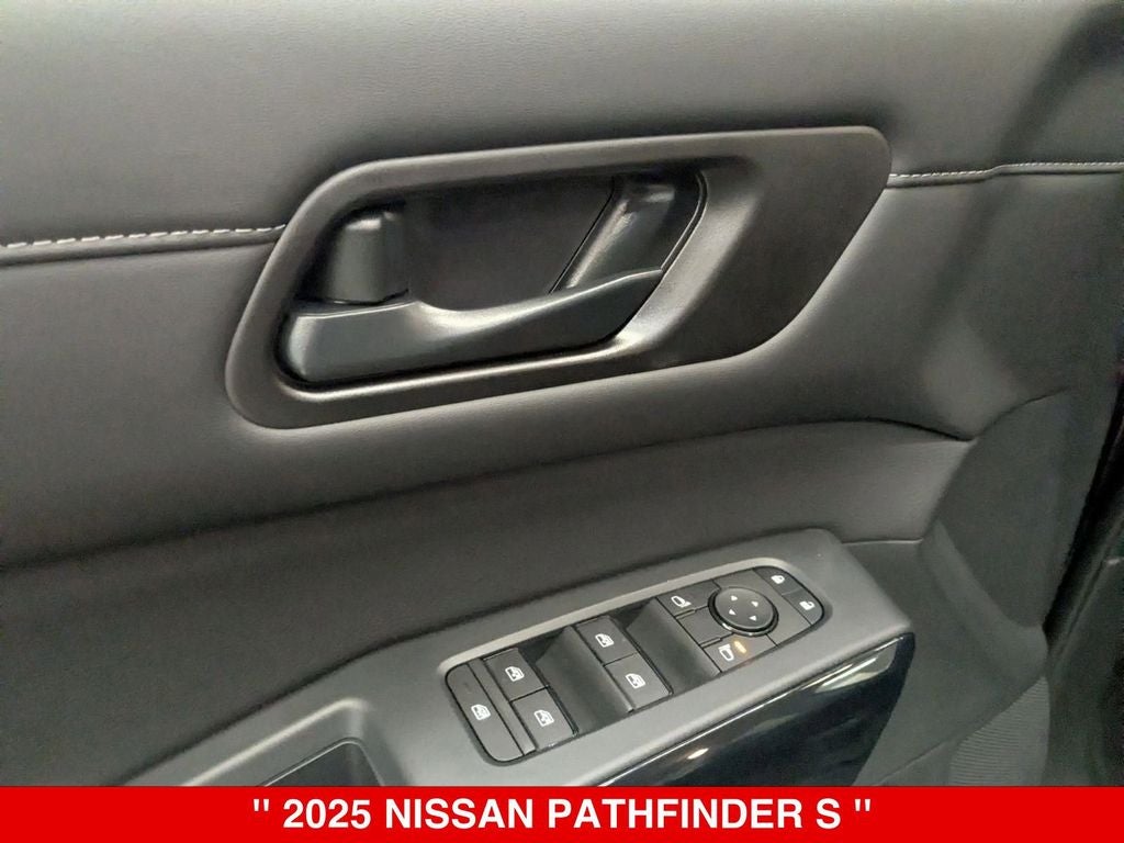 2025 Nissan Pathfinder S