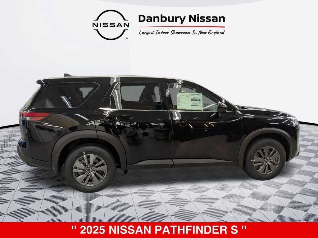 2025 Nissan Pathfinder S