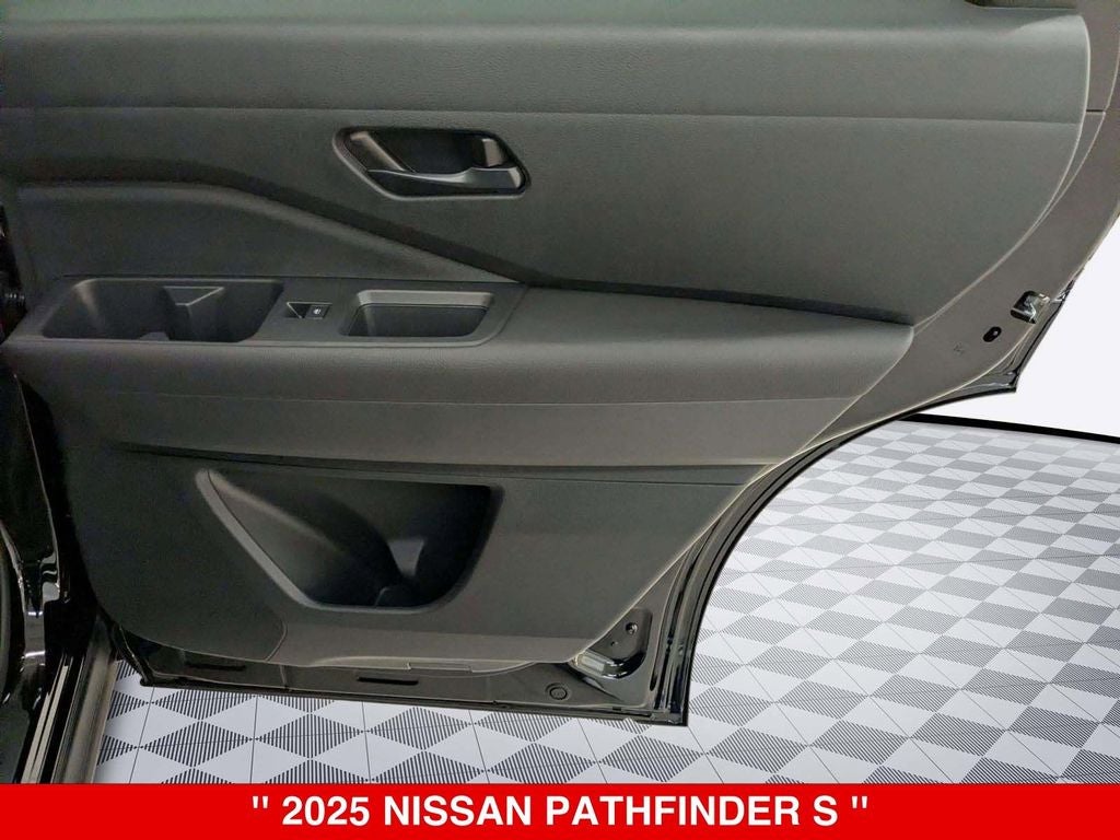 2025 Nissan Pathfinder S