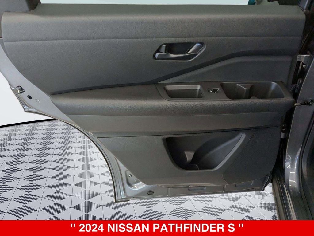 2024 Nissan Pathfinder S