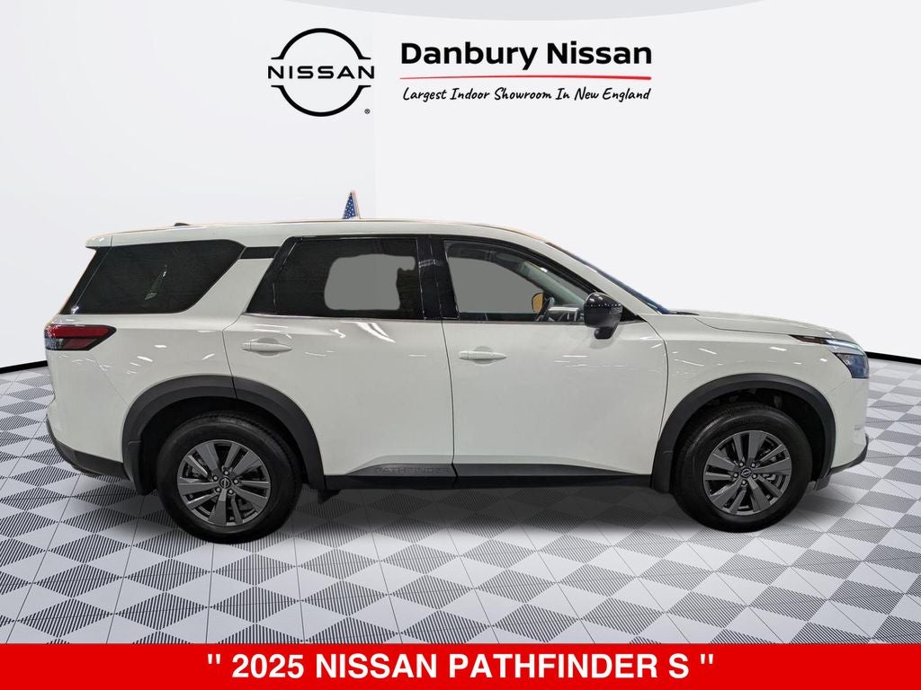 2025 Nissan Pathfinder S