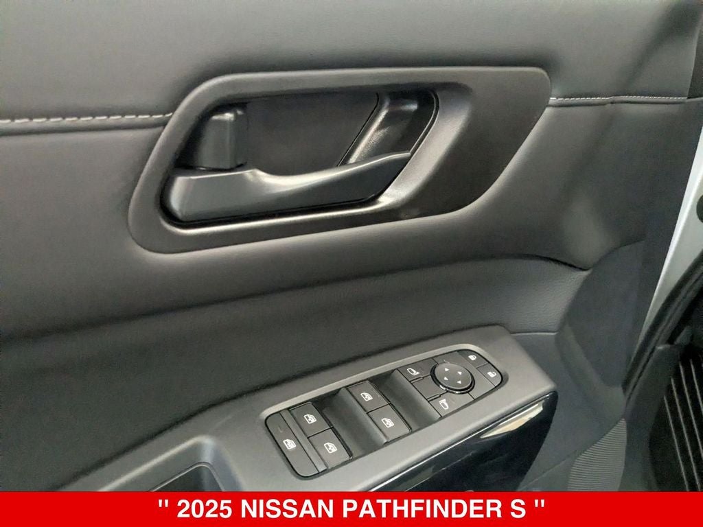 2025 Nissan Pathfinder S