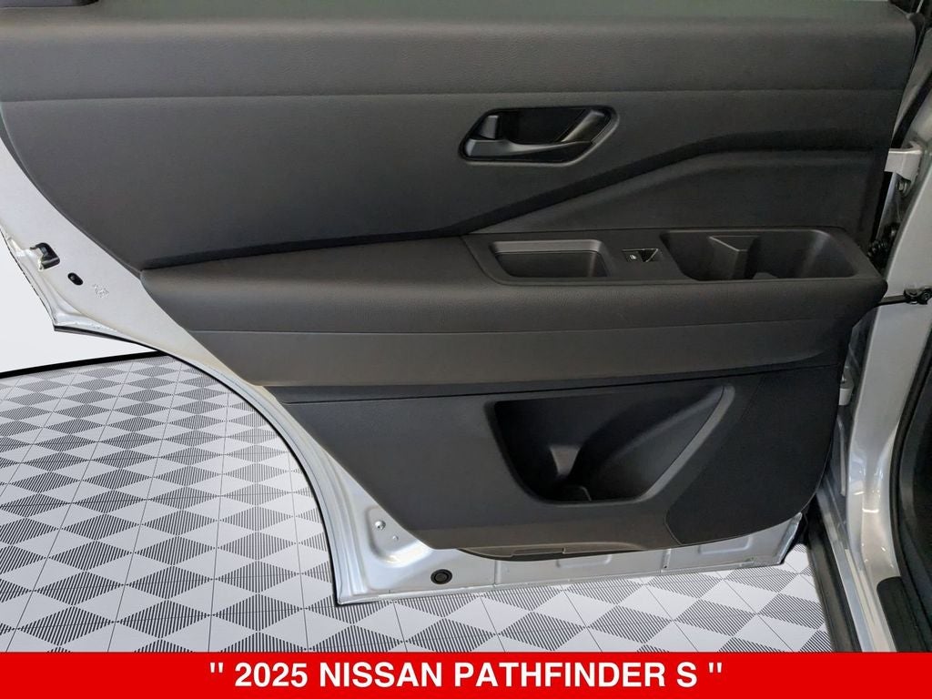 2025 Nissan Pathfinder S