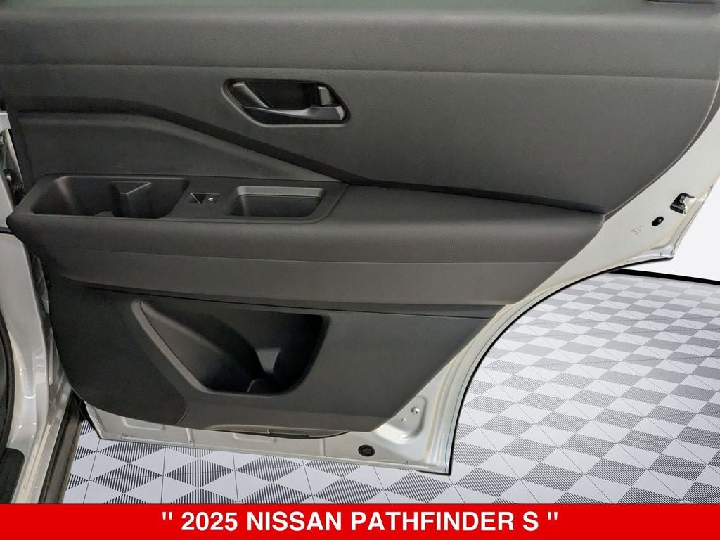 2025 Nissan Pathfinder S
