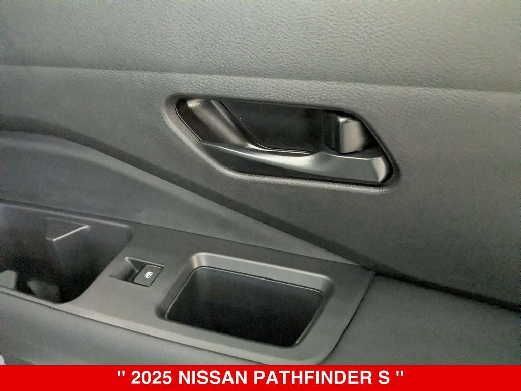 2025 Nissan Pathfinder S