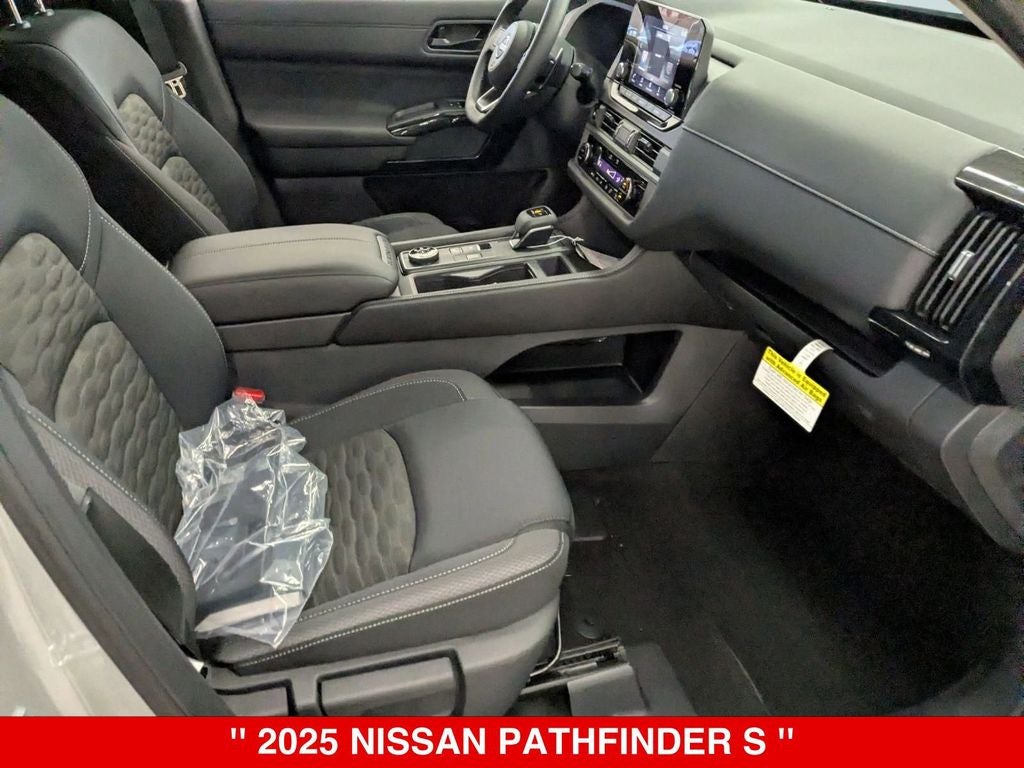 2025 Nissan Pathfinder S