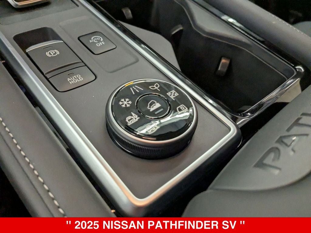 2025 Nissan Pathfinder SV