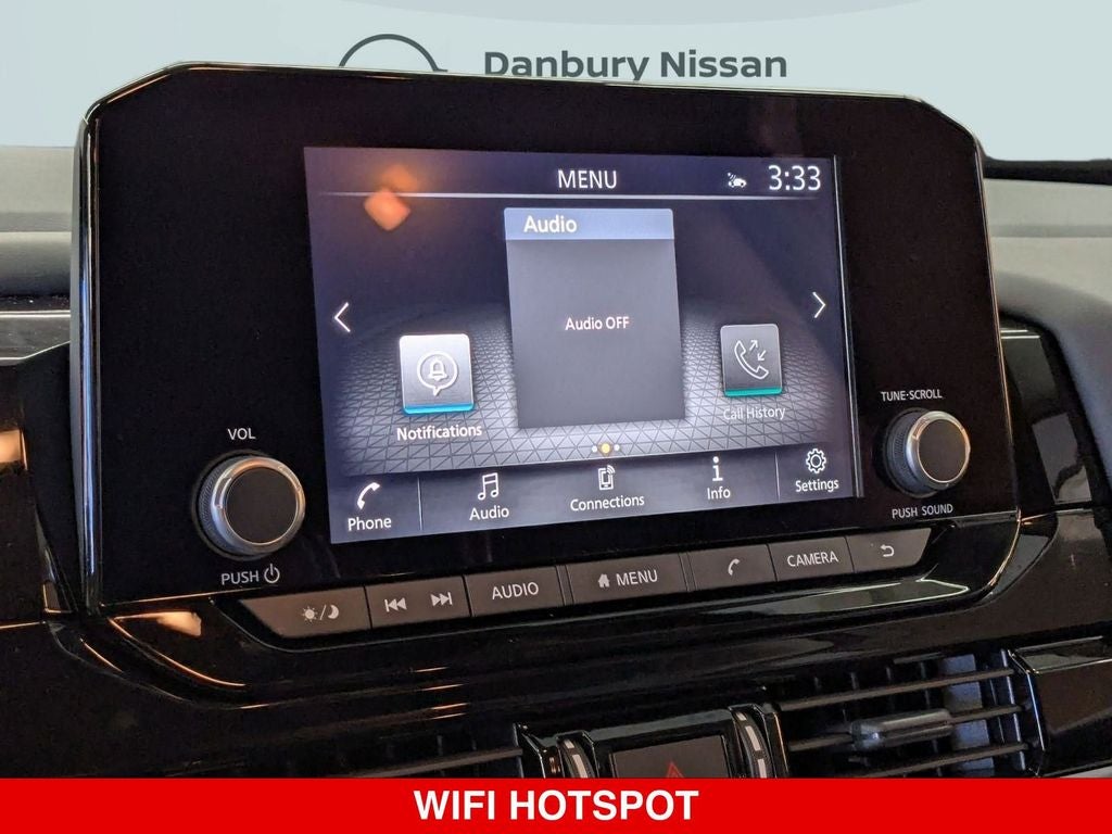 2025 Nissan Pathfinder SV