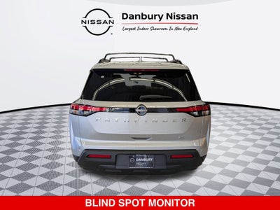 2025 Nissan Pathfinder SV