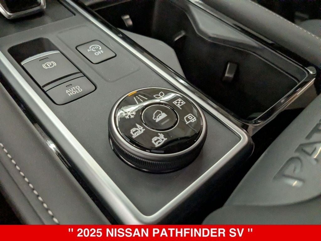 2025 Nissan Pathfinder SV