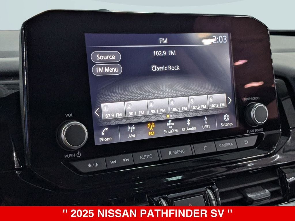 2025 Nissan Pathfinder SV