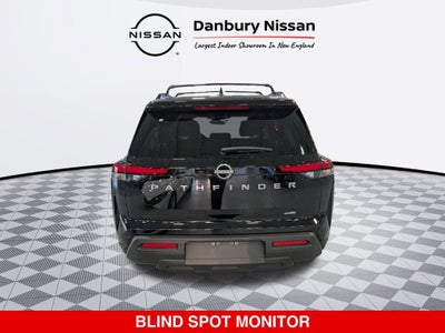 2025 Nissan Pathfinder SV