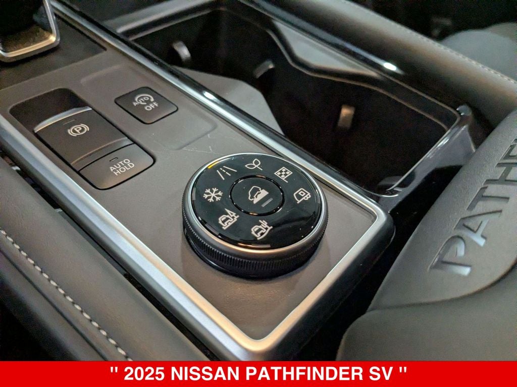 2025 Nissan Pathfinder SV