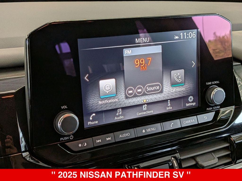 2025 Nissan Pathfinder SV