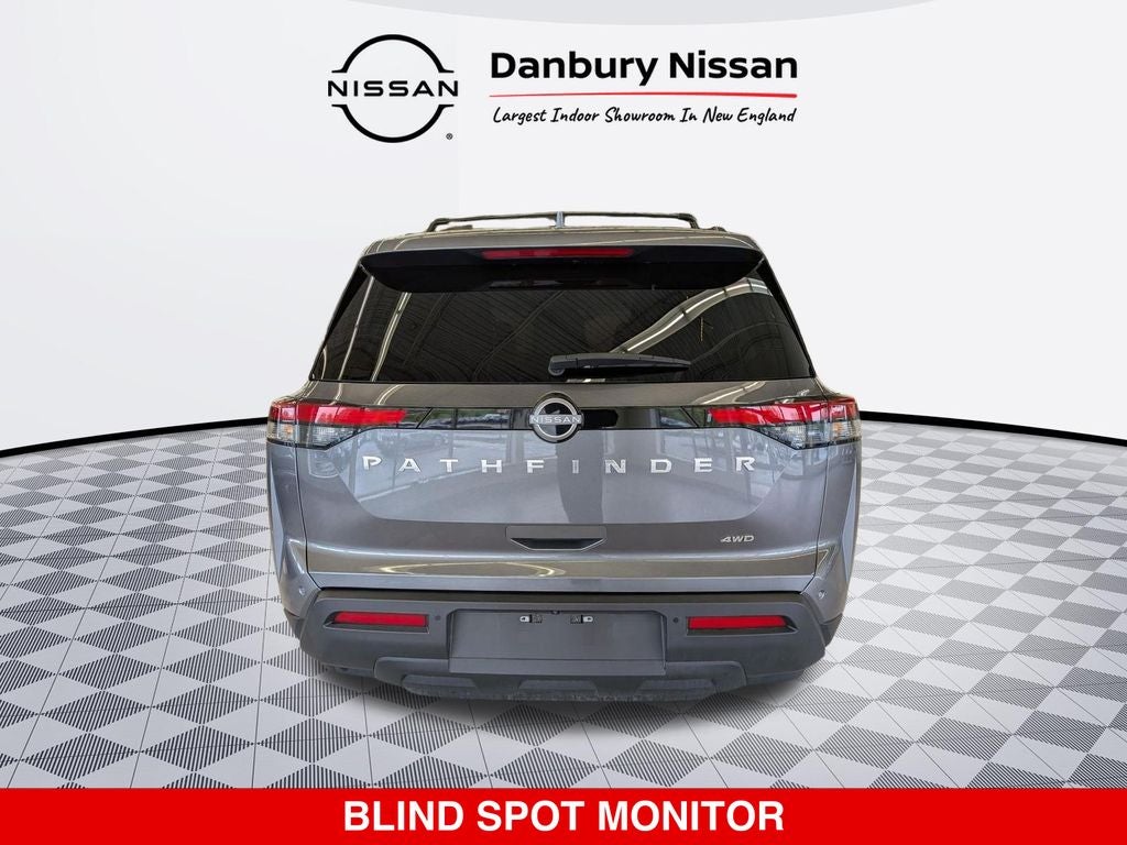 2025 Nissan Pathfinder SV