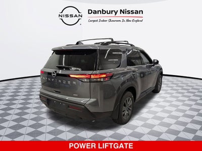 2025 Nissan Pathfinder SV
