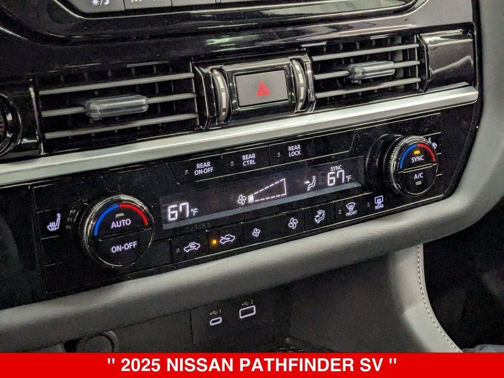 2025 Nissan Pathfinder SV