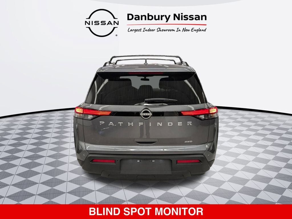 2025 Nissan Pathfinder SV