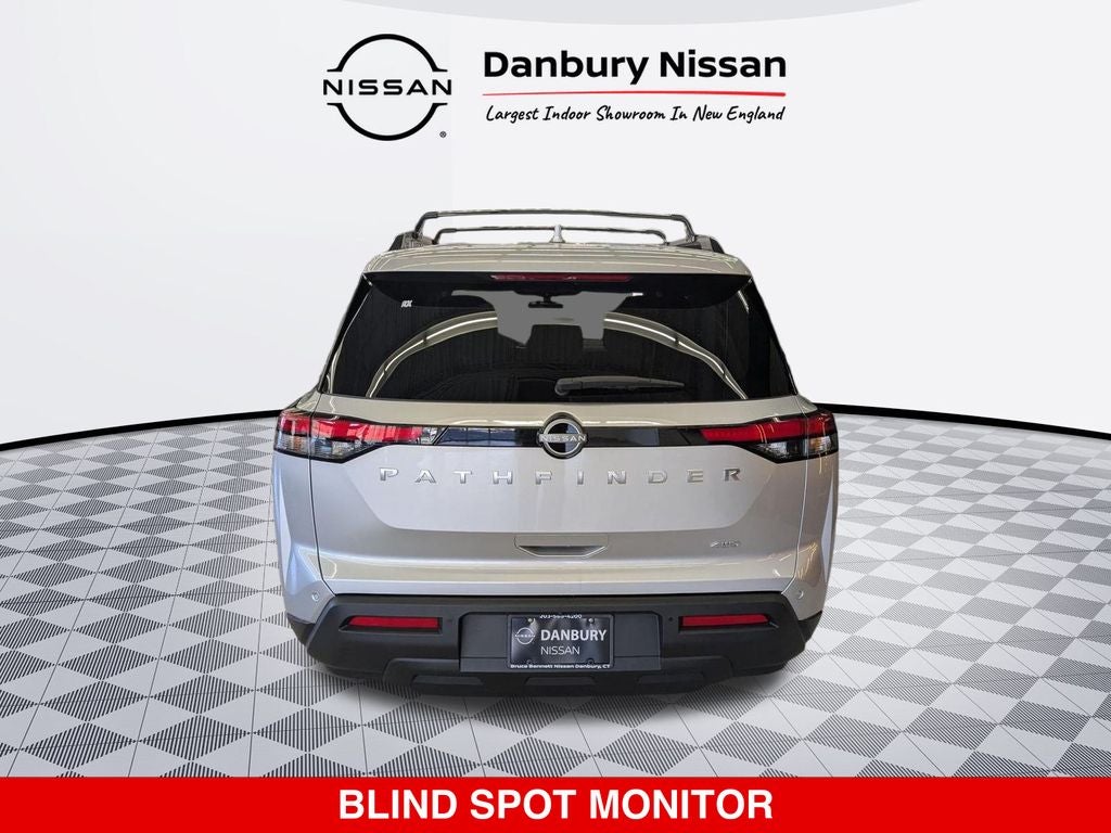 2025 Nissan Pathfinder SV