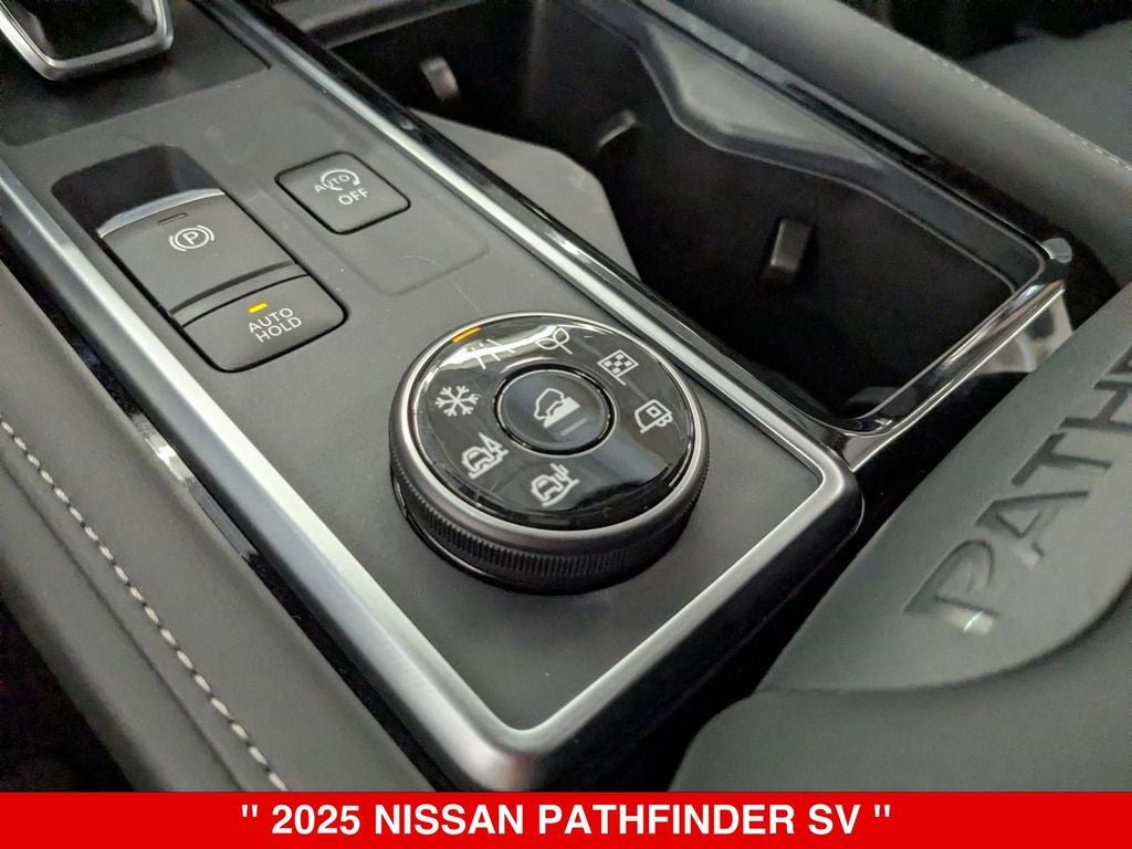 2025 Nissan Pathfinder SV