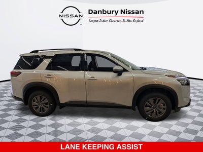 2025 Nissan Pathfinder SV