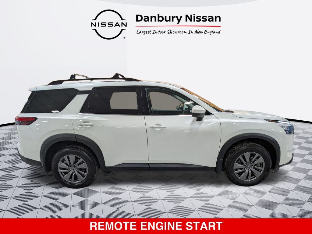 2024 Nissan Pathfinder SV