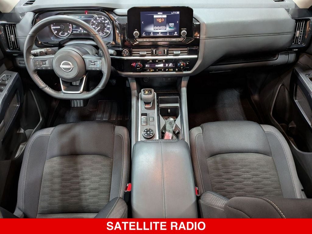 2024 Nissan Pathfinder SV