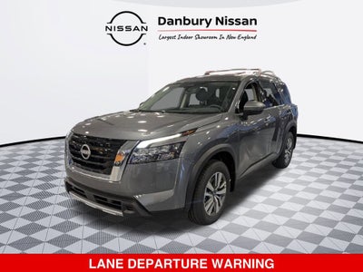 2025 Nissan Pathfinder SL