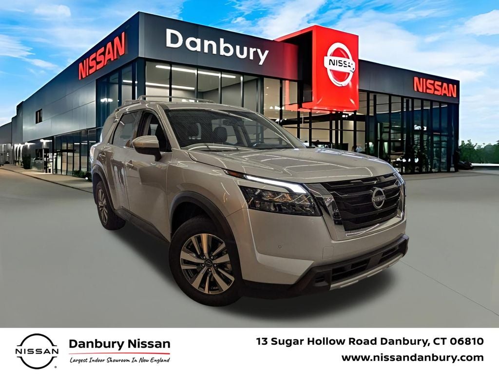 2025 Nissan Pathfinder SL
